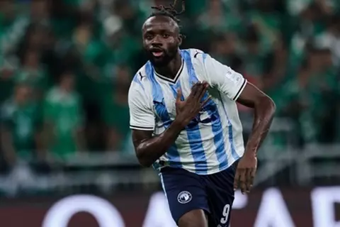 بعد قرار فيفا.. بيراميدز يعلن استمرار ماييلي حتى إنتركونتيننتال